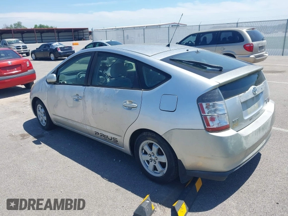 2005 Toyota Prius z VIN JTDKB20U657012346, wystawiony jako IAAI lot #42275718 z przebiegiem 180 851 mil mil oraz . Historia ofert i sprzedaży dostępna na DreamBid. Obrazek 3.