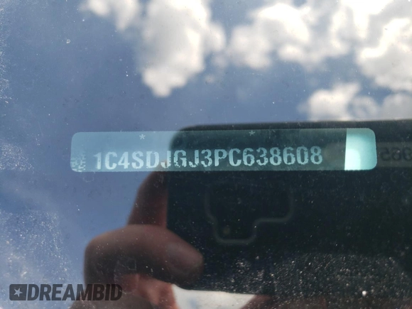 2023 Dodge Durango SRT 392 Premium z VIN 1C4SDJGJ3PC638608, wystawiony jako Copart lot #58901345 z przebiegiem 27 231 mil mil oraz Szkoda całkowita • Salvage title. Historia ofert i sprzedaży dostępna na DreamBid. Obrazek 14.