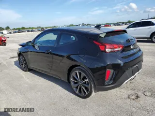 2020 Hyundai Veloster 2.0 with VIN KMHTG6AF5LU030585, listed as a Copart auction lot 67114883 with 25,577 mi miles. Bid and sale history available at carsss.com. Image 2.