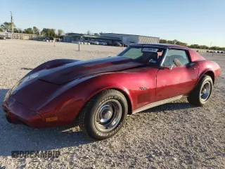 1975 Chevrolet Corvette z VIN 1Z37J5S422667, wystawiony jako Copart lot #81098674 z przebiegiem 7 988 mil mil oraz Szkoda całkowita • Salvage title. Historia ofert i sprzedaży dostępna na DreamBid. Obrazek 1.