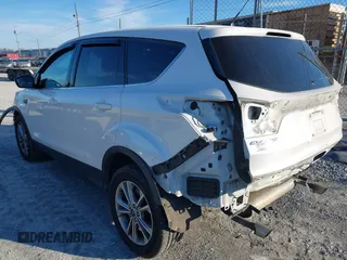 2017 Ford Escape SE z VIN 1FMCU0GD5HUB35744, wystawiony jako IAAI lot #41389972 z przebiegiem 171 623 mil mil oraz . Historia ofert i sprzedaży dostępna na DreamBid. Obrazek 3.