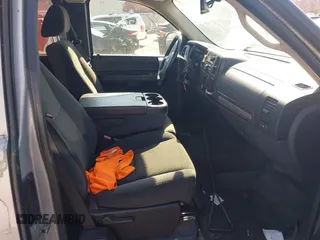 2007 Chevrolet Silverado 1500 LT w/1LT with VIN 1GCEC19017Z500969, listed as a IAAI auction lot 41907955 with 212,259 mi miles. Bid and sale history available at carsss.com. Image 5.