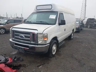 2013 Ford E-Series Commercial z VIN 1FTNS2ELXDDB18537, wystawiony jako IAAI lot #42145327 z przebiegiem 101 154 mil mil oraz . Historia ofert i sprzedaży dostępna na DreamBid. Obrazek 2.