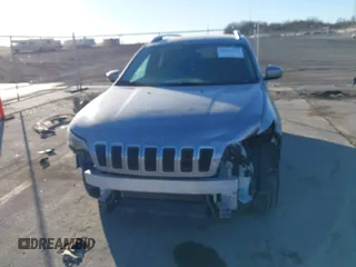 2019 Jeep Cherokee Limited with VIN 1C4PJMDN0KD180598, listed as a IAAI auction lot 41433530 with 137,398 mi miles. Bid and sale history available at carsss.com. Image 6.