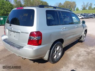 2005 Toyota Highlander with VIN JTEDP21A350050118, listed as a IAAI auction lot 41997508 with 173,675 mi miles. Bid and sale history available at carsss.com. Image 4.
