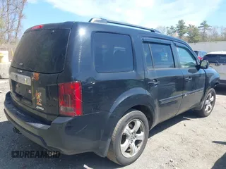 2009 Honda Pilot EX-L with VIN 5FNYF48579B007700, listed as a IAAI auction lot 42084458 with 208,104 mi miles. Bid and sale history available at carsss.com. Image 4.
