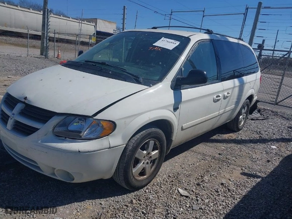 2007 Dodge Grand Caravan SXT with VIN 2D4GP44L37R276990, listed as a IAAI auction lot 41766888 with 200,860 mi miles. Bid and sale history available at carsss.com. Image 2.