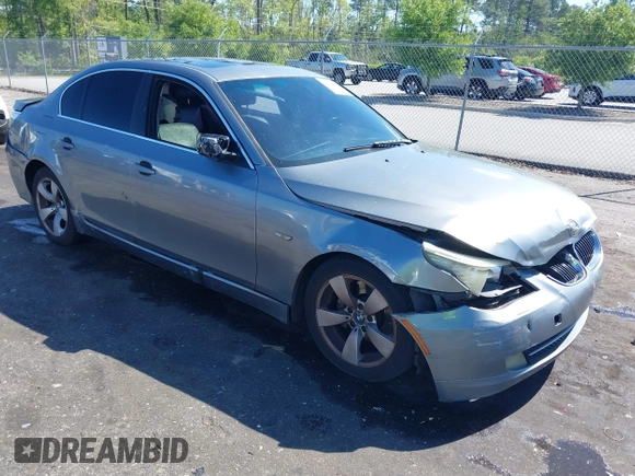 2008 BMW 5 Series 528i with VIN WBANU53598CT07043, listed as a IAAI auction lot 42030992 with 212,833 mi miles and . Bid and sale history available at carsss.com. Image 1.