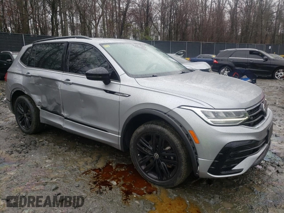 2022 Volkswagen Tiguan SE R-Line Black z VIN 3VV8B7AX4NM095539, wystawiony jako Copart lot #50128775 z przebiegiem 48 627 mil mil oraz Szkoda całkowita • Salvage title. Historia ofert i sprzedaży dostępna na DreamBid. Obrazek 4.