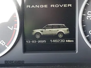 2012 Land Rover Range Rover Sport HSE Lux z VIN SALSK2D44CA734210, wystawiony jako IAAI lot #41789146 z przebiegiem 146 239 mil mil oraz . Historia ofert i sprzedaży dostępna na DreamBid. Obrazek 16.