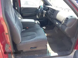 1999 Dodge Dakota SLT z VIN 1B7GL22X2XS222162, wystawiony jako IAAI lot #42038943 z przebiegiem 222 883 mil mil oraz . Historia ofert i sprzedaży dostępna na DreamBid. Obrazek 5.