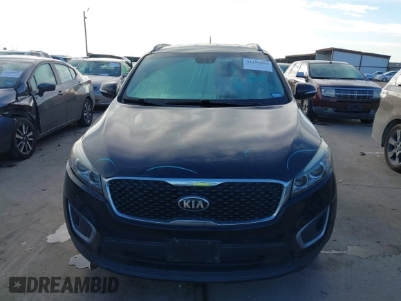 2017 Kia Sorento LX z VIN 5XYPG4A53HG199627, wystawiony jako IAAI lot #41199694 z przebiegiem 90 155 mil mil oraz . Historia ofert i sprzedaży dostępna na DreamBid. Obrazek 13.