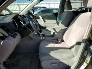 2010 Toyota Highlander with VIN 5TDBK3EH8AS034964, listed as a Copart auction lot 45727895 with 174,320 mi miles and Salvage Title. Bid and sale history available at carsss.com. Image 7.