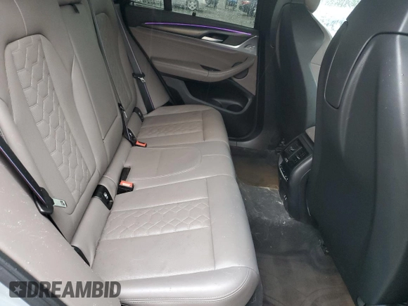 2022 BMW X3 M z VIN 5YM13EC02N9K67297, wystawiony jako Copart lot #86645084 z przebiegiem 23 792 mil mil oraz Szkoda całkowita • Salvage title. Historia ofert i sprzedaży dostępna na DreamBid. Obrazek 10.