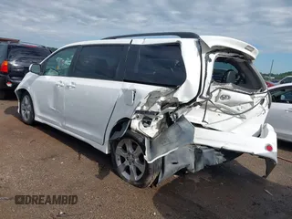 2012 Toyota Sienna SE с VIN 5TDXK3DC3CS268136, выставлен на аукционе IAAI как лот 42153110 с пробегом 248 887 миль миль и . История ставок и продаж доступна на DreamBid. Изображение 3.