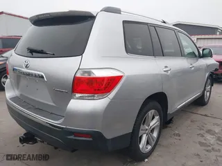 2013 Toyota Highlander Limited with VIN 5TDYK3EH0DS125189, listed as a IAAI auction lot 41077368 with 113,564 mi miles. Bid and sale history available at carsss.com. Image 4.