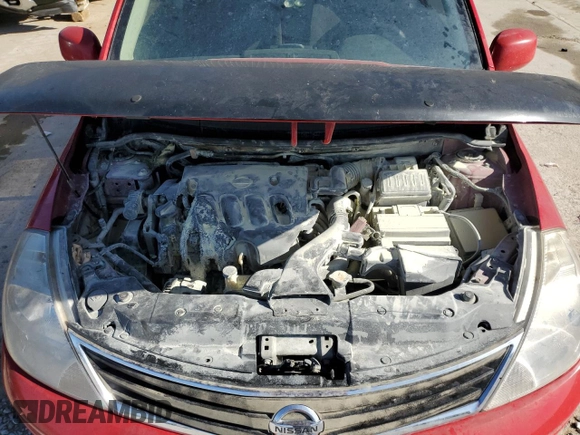 2011 Nissan Versa S z VIN 3N1BC1CP0BL420221, wystawiony jako Copart lot #52742945 z przebiegiem Nie podano mil oraz Szkoda całkowita • Salvage title. Historia ofert i sprzedaży dostępna na DreamBid. Obrazek 11.