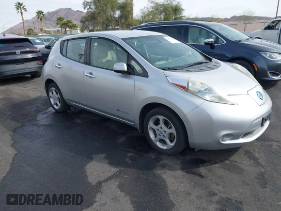 2011 Nissan LEAF SL-e with VIN JN1AZ0CP0BT009059, listed as a IAAI auction lot 41732005 with 98,066 mi miles. Bid and sale history available at carsss.com. Image 1.