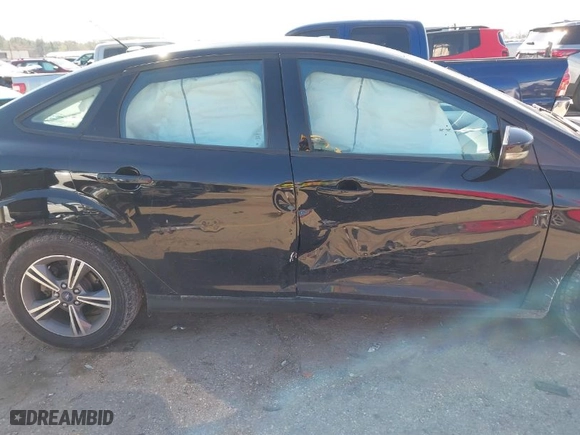 2017 Ford Focus SE with VIN 1FADP3FEXHL285100, listed as a IAAI auction lot 41631354 with 33,371 mi miles. Bid and sale history available at carsss.com. Image 13.