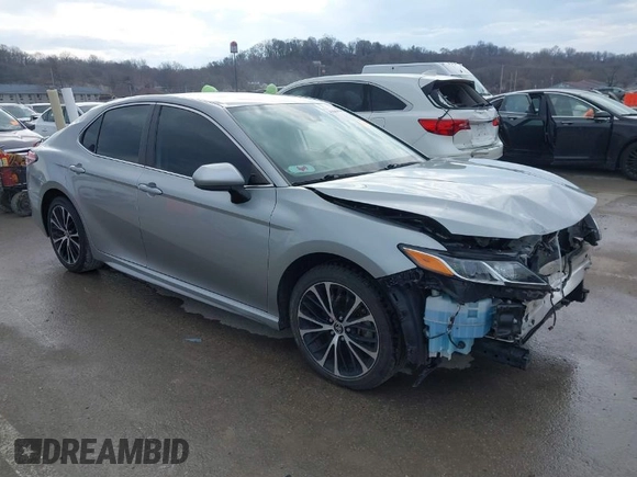 2020 Toyota Camry SE with VIN 4T1G11AK0LU978895, listed as a IAAI auction lot 41686039 with 106,413 mi miles. Bid and sale history available at carsss.com. Image 1.