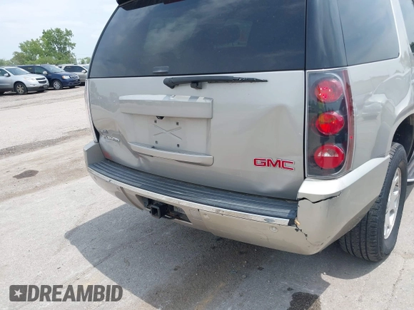 2009 GMC Yukon Denali z VIN 1GKFK03259R190845, wystawiony jako IAAI lot #42427026 z przebiegiem 136 713 mil mil oraz . Historia ofert i sprzedaży dostępna na DreamBid. Obrazek 6.