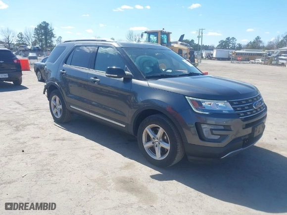 2017 Ford Explorer XLT with VIN 1FM5K8DH8HGE34115, listed as a IAAI auction lot 41890708 with 56,511 mi miles. Bid and sale history available at carsss.com. Image 1.