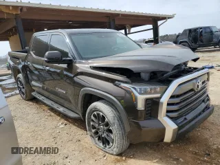 2022 Toyota Tundra Limited z VIN 5TFJA5DB6NX015224, wystawiony jako Copart lot #48236065 z przebiegiem 6 937 mil mil oraz Szkoda całkowita • Salvage title. Historia ofert i sprzedaży dostępna na DreamBid. Obrazek 4.