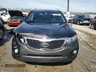 2012 Kia Sorento EX with VIN 5XYKU4A2XCG303662, listed as a Copart auction lot 45933985 with 175,911 mi miles and Non Repairable. Bid and sale history available at carsss.com. Image 5.