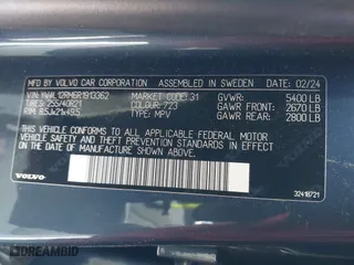 2024 Volvo XC60 Ultimate Dark Theme with VIN YV4L12RM6R1913362, listed as a IAAI auction lot 41596343 with 4,171 mi miles. Bid and sale history available at carsss.com. Image 9.