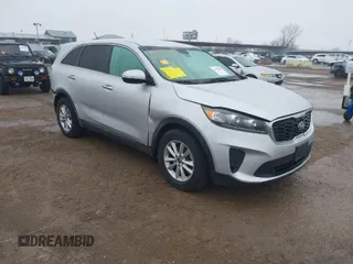 2019 Kia Sorento LX V6 with VIN 5XYPG4A51KG495866, listed as a IAAI auction lot 41599328 with 161,807 mi miles. Bid and sale history available at carsss.com. Image 1.
