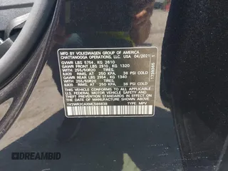 2021 Volkswagen Atlas SE with VIN 1V2WR2CAXMC586838, listed as a IAAI auction lot 42581657 with 60,922 mi miles and . Bid and sale history available at DreamBid. Image 9.