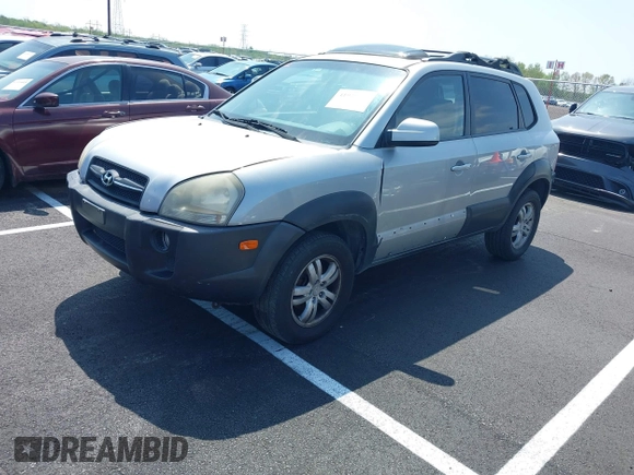 2007 Hyundai Tucson SE with VIN KM8JN12D37U672371, listed as a IAAI auction lot 41925218 with 222,434 mi miles. Bid and sale history available at carsss.com. Image 2.