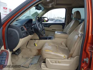 2008 Chevrolet Avalanche LTZ with VIN 3GNEC12J48G216702, listed as a IAAI auction lot 41753596 with 299,925 mi miles. Bid and sale history available at carsss.com. Image 5.