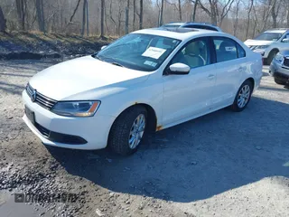 2013 Volkswagen Jetta Sedan SE with VIN 3VWDP7AJ7DM428578, listed as a IAAI auction lot 42068090 with 198,154 mi miles. Bid and sale history available at carsss.com. Image 2.