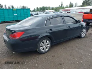 2008 Toyota Avalon XL z VIN 4T1BK36B98U322973, wystawiony jako IAAI lot #42293619 z przebiegiem 115 168 mil mil oraz . Historia ofert i sprzedaży dostępna na DreamBid. Obrazek 4.
