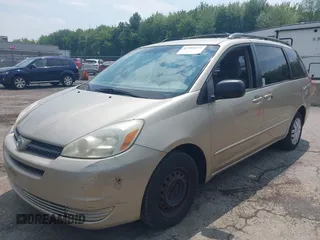 2005 Toyota Sienna CE z VIN 5TDZA23C65S364840, wystawiony jako IAAI lot #42485215 z przebiegiem 203 734 mil mil oraz . Historia ofert i sprzedaży dostępna na DreamBid. Obrazek 2.
