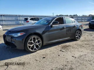 2019 Alfa Romeo Giulia with VIN ZARFANAN6K7605588, listed as a Copart auction lot 37003413 with 51,843 mi miles. Bid and sale history available at carsss.com. Image 1.