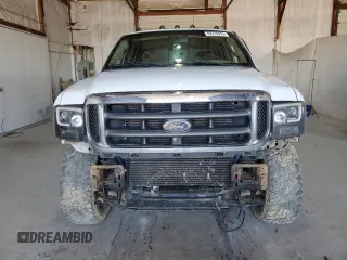 2006 Ford F-350 XL with VIN 1FTWW33P66EA97347, listed as a Copart auction lot 54573915 with 286,058 mi miles and Salvage Title. Bid and sale history available at DreamBid. Image 5.