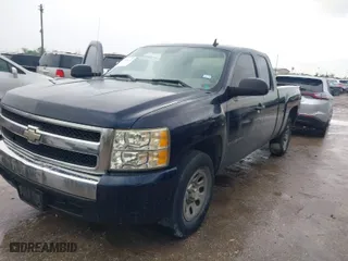 2008 Chevrolet Silverado 1500 Work Truck with VIN 1GCEC19X58Z302703, listed as a IAAI auction lot 41886312 with 181,339 mi miles. Bid and sale history available at carsss.com. Image 2.