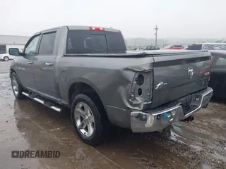 2012 Ram 1500 Outdoorsman z VIN 1C6RD7LT2CS215129, wystawiony jako IAAI lot #42278106 z przebiegiem 106 825 mil mil oraz . Historia ofert i sprzedaży dostępna na DreamBid. Obrazek 3.