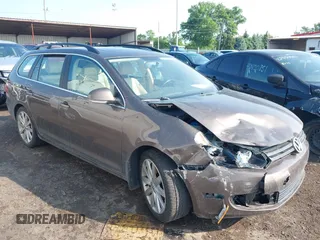 2013 Volkswagen Jetta TDI w/Sunroof & Nav с VIN 3VWPL7AJ5DM611552, выставлен на аукционе IAAI как лот 42446922 с пробегом 111 339 миль миль и . История ставок и продаж доступна на DreamBid. Изображение 1.