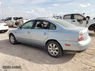 2001 Volkswagen Passat GLX with VIN WVWRH63B21P130371, listed as a Copart auction lot 78907784 with 328,221 mi miles and Clean Title. Bid and sale history available at carsss.com. Image 2.