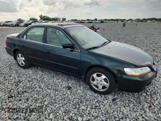 1998 Honda Accord EX z VIN 1HGCG6674WA072968, wystawiony jako Copart lot #58335875 z przebiegiem 85 743 mil mil oraz Szkoda całkowita • Salvage title. Historia ofert i sprzedaży dostępna na DreamBid. Obrazek 4.