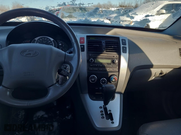 2008 Hyundai Tucson GL with VIN KM8JM72D98U814956, listed as a Copart auction lot 42774255 with 268,115 mi miles and Clean Title. Bid and sale history available at carsss.com. Image 9.
