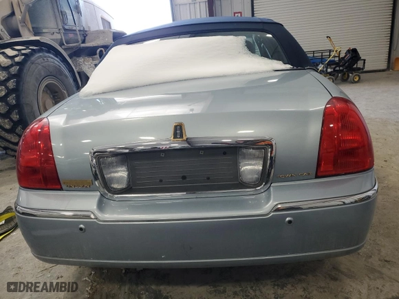 2005 Lincoln Town Car Signature with VIN 1LNHM81W95Y656341, listed as a Copart auction lot 45474405 with 0 mi miles and Salvage Title. Bid and sale history available at carsss.com. Image 6.
