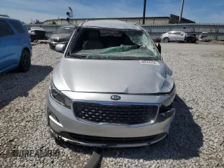 2020 Kia Sedona LX with VIN KNDMB5C19L6635216, listed as a Copart auction lot 69744734 with 0 mi miles and Salvage Title. Bid and sale history available at carsss.com. Image 5.