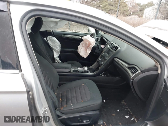 2018 Ford Fusion SE z VIN 3FA6P0LU3JR141401, wystawiony jako IAAI lot #41718444 z przebiegiem Nie podano mil oraz . Historia ofert i sprzedaży dostępna na DreamBid. Obrazek 5.