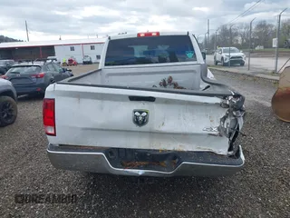2019 Ram 1500 Express z VIN 1C6RR7FT7KS725455, wystawiony jako IAAI lot #40822242 z przebiegiem 120 799 mil mil oraz . Historia ofert i sprzedaży dostępna na DreamBid. Obrazek 16.
