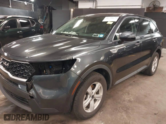 2022 Kia Sorento LX with VIN 5XYRG4LC5NG125979, listed as a IAAI auction lot 41790629 with 44,294 mi miles. Bid and sale history available at carsss.com. Image 6.