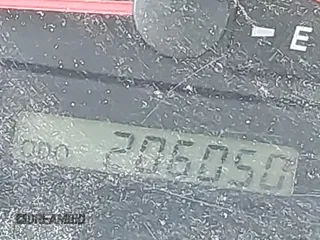 2002 Toyota Camry XLE z VIN 4T1BF30K22U007310, wystawiony jako IAAI lot #42419765 z przebiegiem 206 050 mil mil oraz . Historia ofert i sprzedaży dostępna na DreamBid. Obrazek 12.